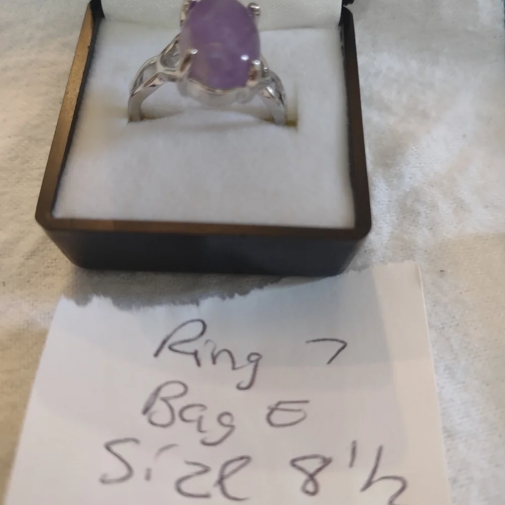 New stunning women's size 8.5 purple ring